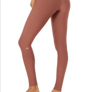 Alo High-Waist Airbrush Legging - Chestnut